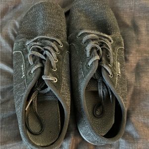 Whitin size 43/10 men’s minimalist barefoot shoes.